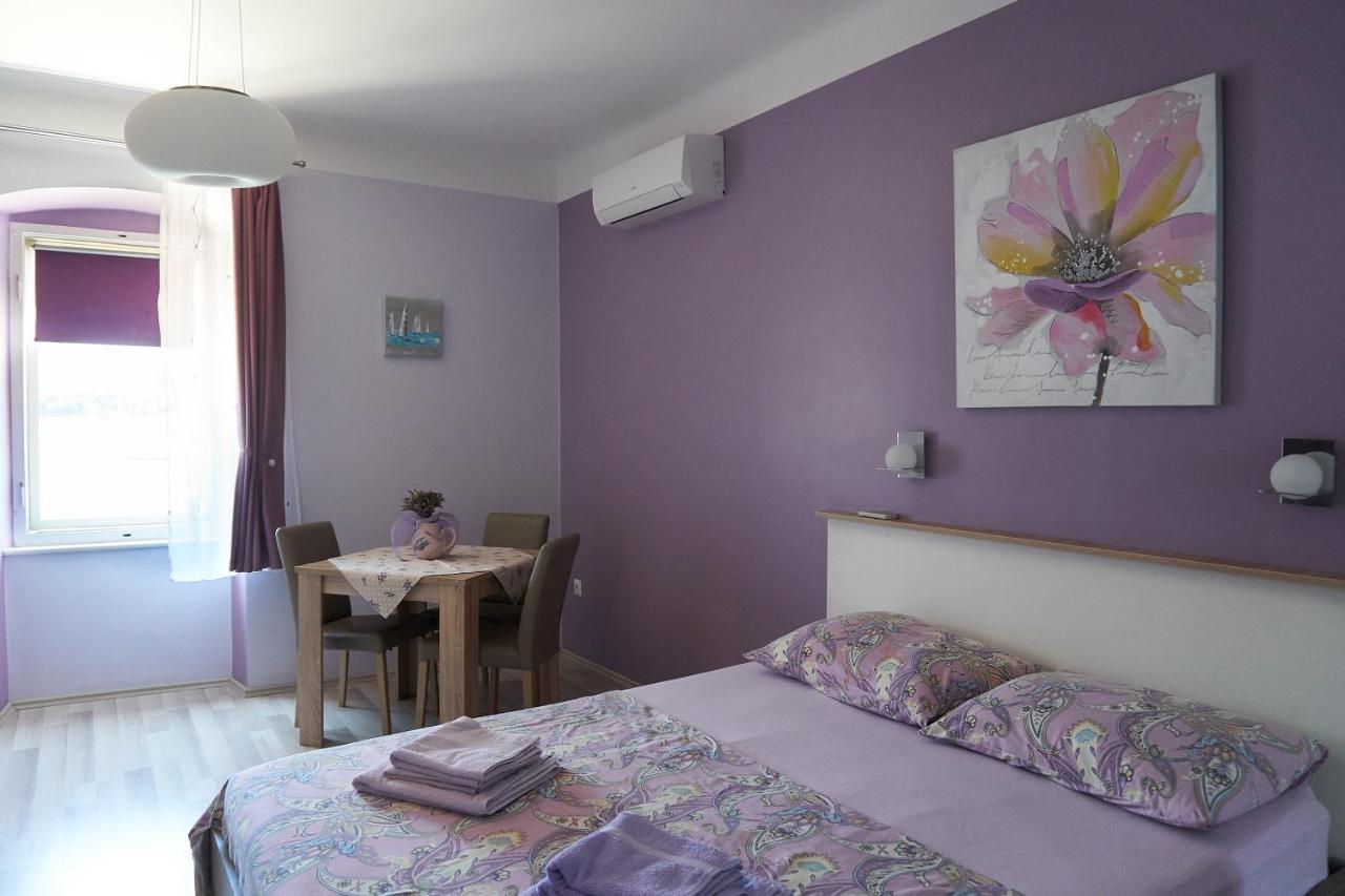Apartments Nives Крес Екстериор снимка